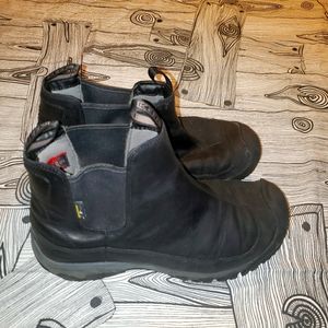 KEEN winter boots - Men's 9 - Insulated